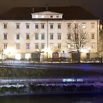 Zois Апартаменти