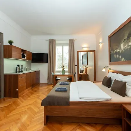 Zois * Ljubljana