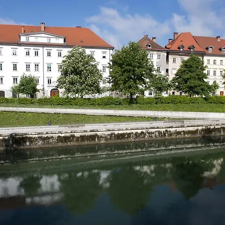 Zois Apartamento